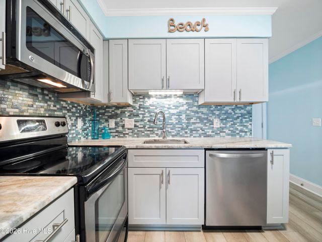 1404 Canal Drive Apt 18, Carolina Beach, NC 28428