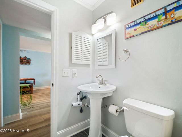 1404 Canal Drive Apt 18, Carolina Beach, NC 28428