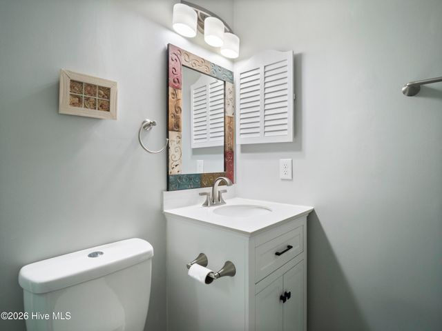 1404 Canal Drive Apt 18, Carolina Beach, NC 28428