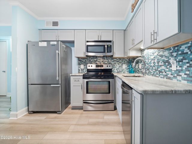1404 Canal Drive Apt 18, Carolina Beach, NC 28428