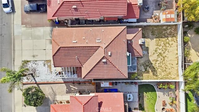 300 Mildred, Perris, CA 92571