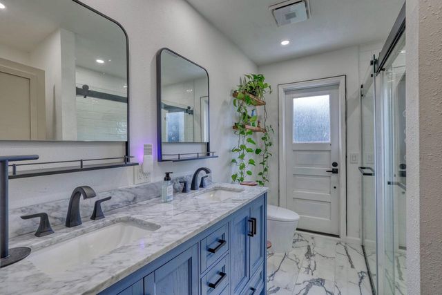 10545 W Pallottine DRIVE, Greenfield, WI 53228