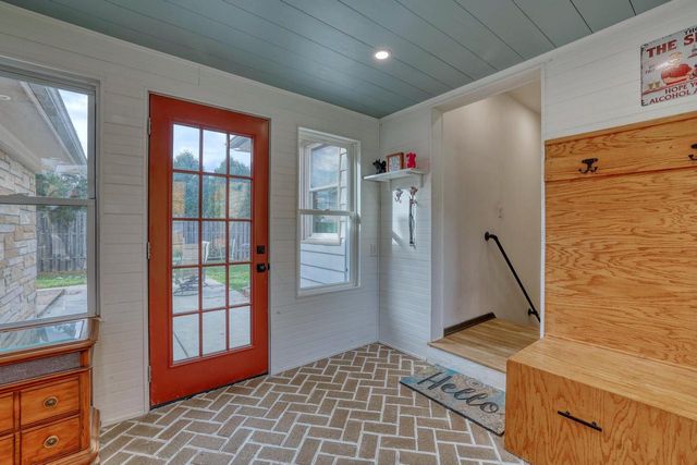 10545 W Pallottine DRIVE, Greenfield, WI 53228