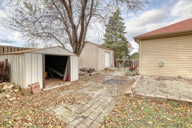 10545 W Pallottine DRIVE, Greenfield, WI 53228