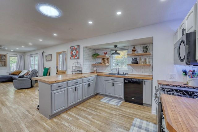 10545 W Pallottine DRIVE, Greenfield, WI 53228