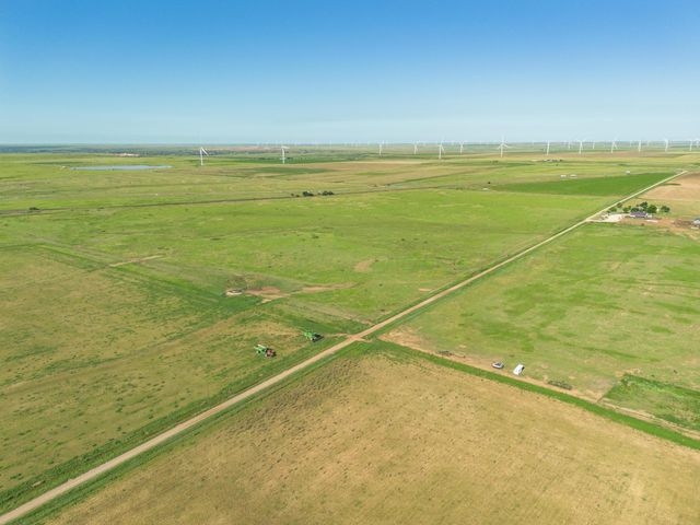 Boomer Place Hotel Rd & CR 22, Claude, TX 79019