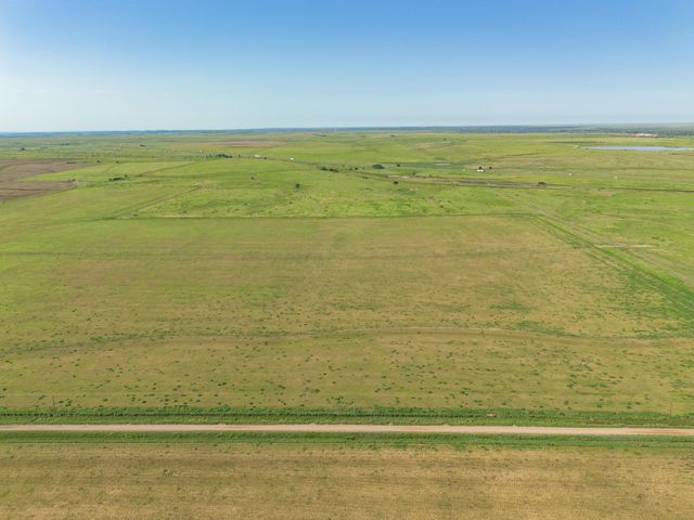 Boomer Place Hotel Rd & CR 22, Claude, TX 79019