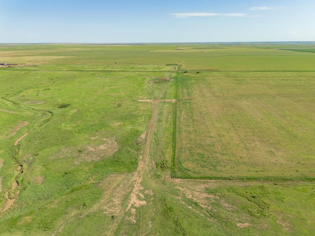 Boomer Place Hotel Rd & CR 22, Claude, TX 79019