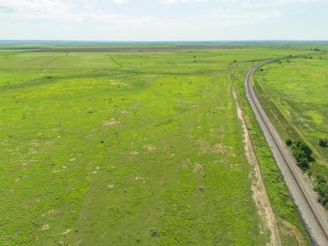 Boomer Place Hotel Rd & CR 22, Claude, TX 79019