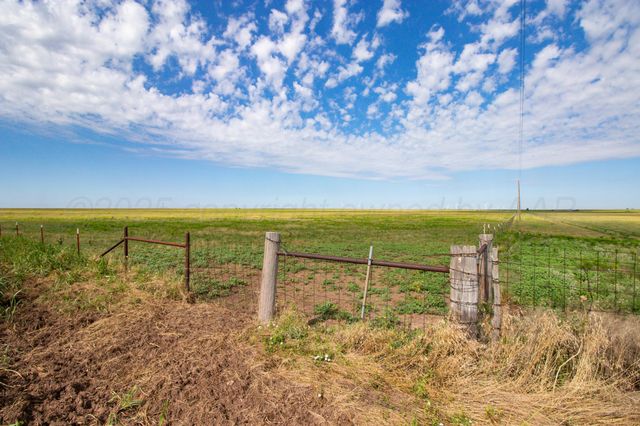 Boomer Place Hotel Rd & CR 22, Claude, TX 79019