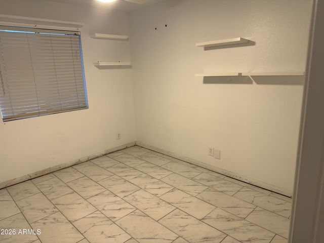 2214 W BEHREND Drive, Phoenix, AZ 85027