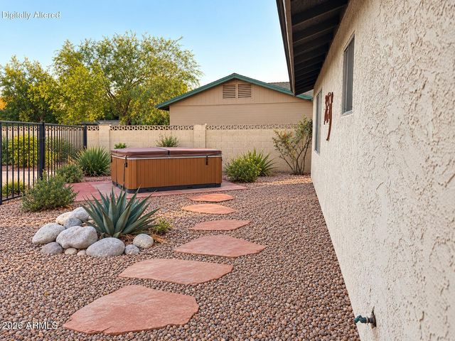 2214 W BEHREND Drive, Phoenix, AZ 85027