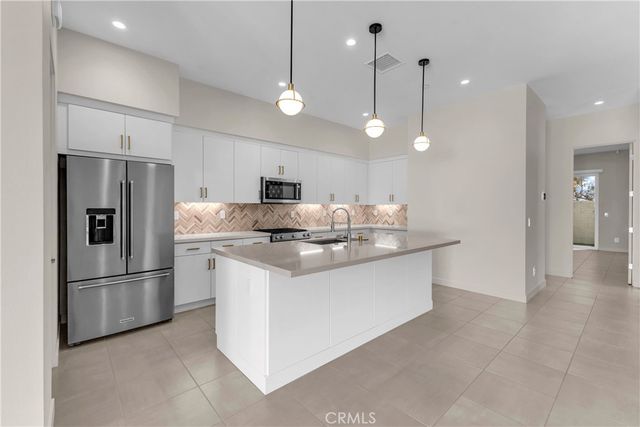 3712 Ambassador Drive, Palm Springs, CA 92262