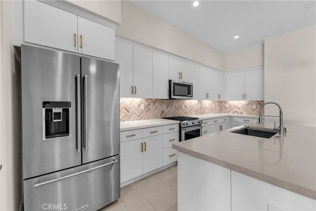 3712 Ambassador Drive, Palm Springs, CA 92262