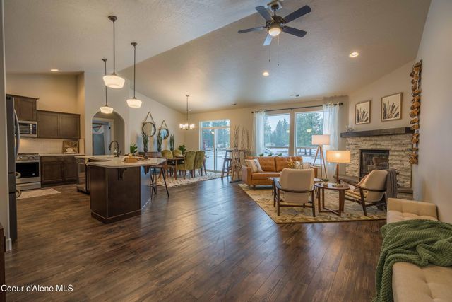 8779 CALIFORNIA ST, Rathdrum, ID 83858