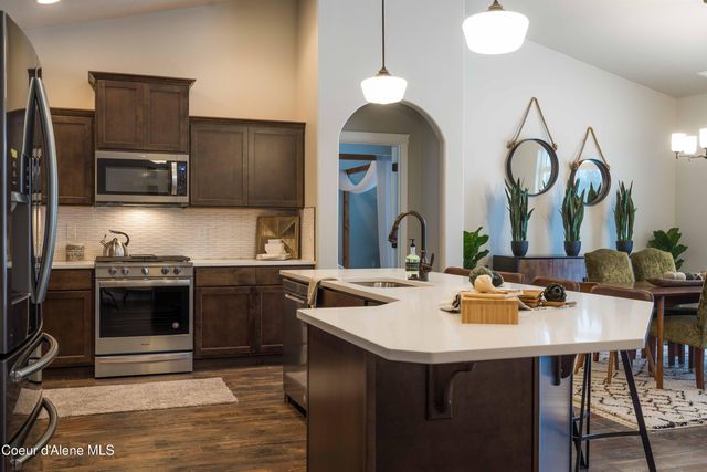 8779 CALIFORNIA ST, Rathdrum, ID 83858