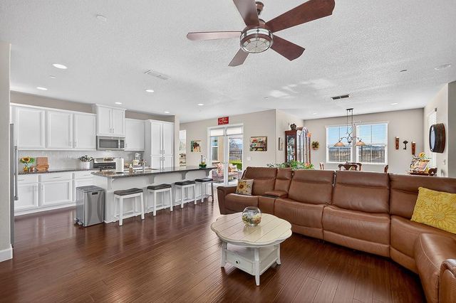 1591 Bonanza Ln, Folsom, CA 95630