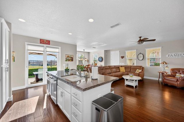 1591 Bonanza Ln, Folsom, CA 95630