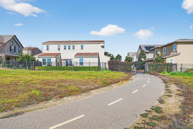 1591 Bonanza Ln, Folsom, CA 95630