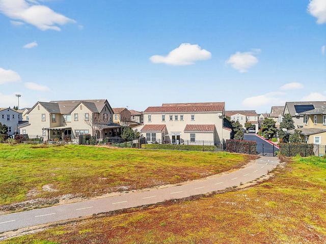 1591 Bonanza Ln, Folsom, CA 95630