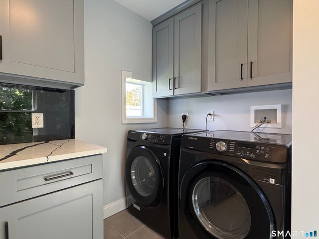 251 West Main Street, Milford, CT 06460