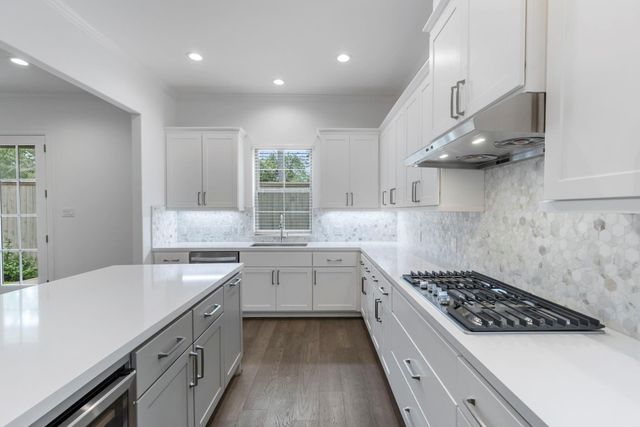 106 Cinder Berry Street, The Woodlands, TX 77384