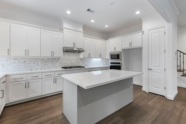 106 Cinder Berry Street, The Woodlands, TX 77384