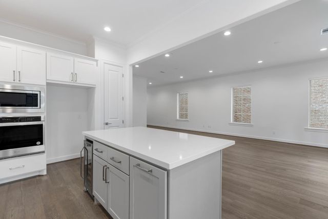 106 Cinder Berry Street, The Woodlands, TX 77384