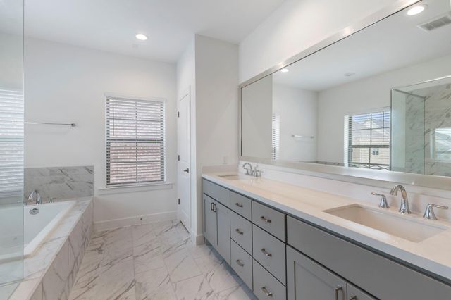 106 Cinder Berry Street, The Woodlands, TX 77384