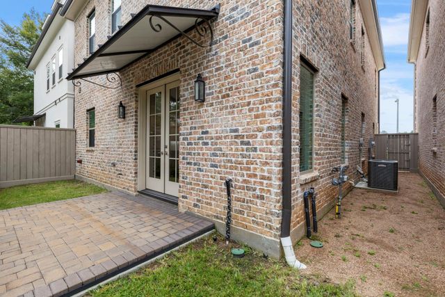 106 Cinder Berry Street, The Woodlands, TX 77384