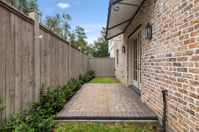106 Cinder Berry Street, The Woodlands, TX 77384