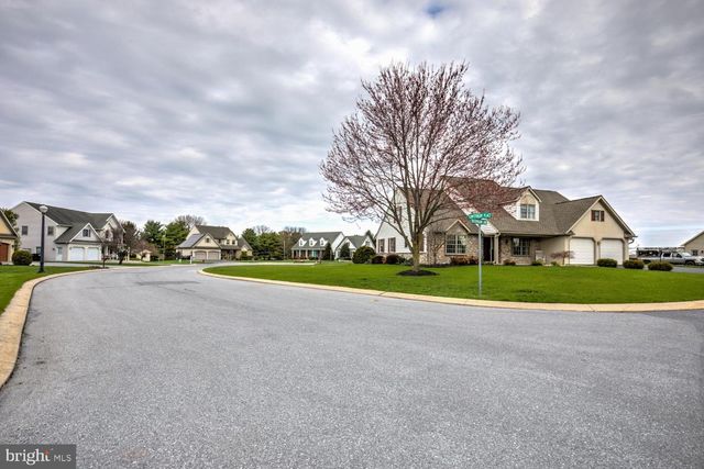 12 BUCKINGHAM LN, Gordonville, PA 17529