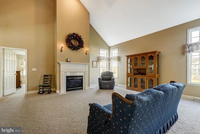 12 BUCKINGHAM LN, Gordonville, PA 17529