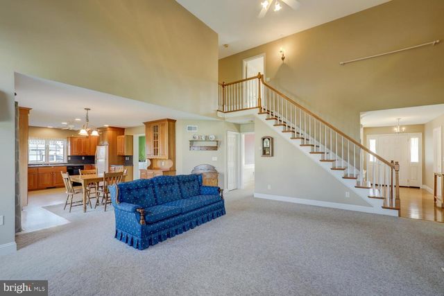 12 BUCKINGHAM LN, Gordonville, PA 17529