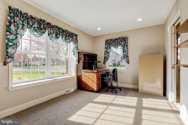 12 BUCKINGHAM LN, Gordonville, PA 17529