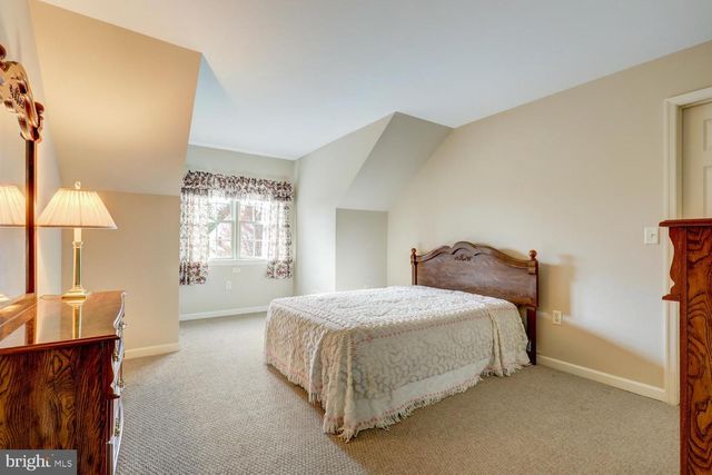 12 BUCKINGHAM LN, Gordonville, PA 17529