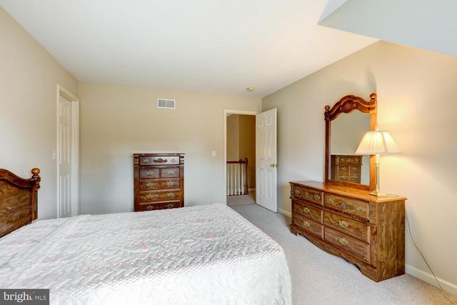 12 BUCKINGHAM LN, Gordonville, PA 17529