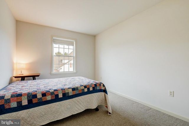 12 BUCKINGHAM LN, Gordonville, PA 17529