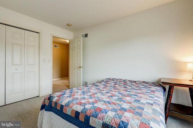 12 BUCKINGHAM LN, Gordonville, PA 17529