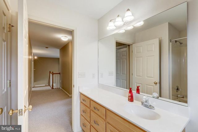 12 BUCKINGHAM LN, Gordonville, PA 17529