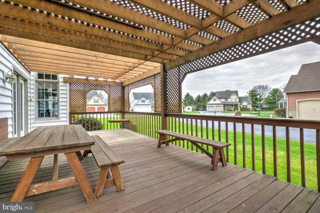 12 BUCKINGHAM LN, Gordonville, PA 17529