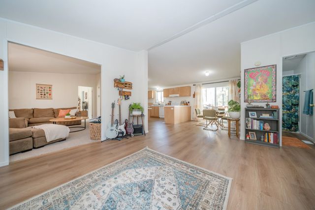 17414 S Malloy Prairie Rd, Cheney, WA 99004