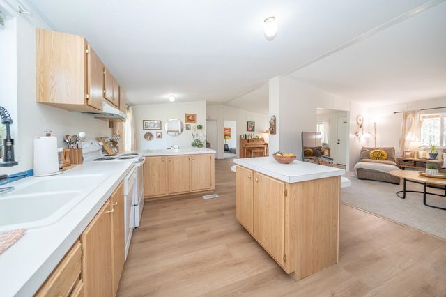 17414 S Malloy Prairie Rd, Cheney, WA 99004