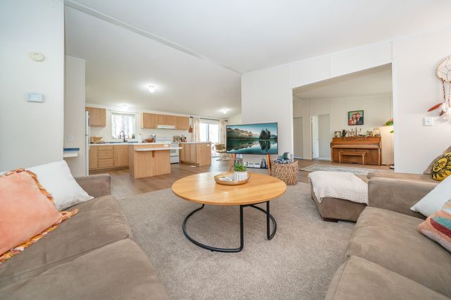 17414 S Malloy Prairie Rd, Cheney, WA 99004