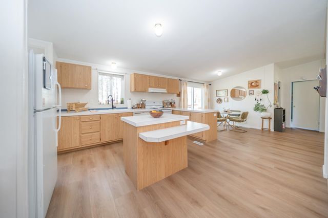 17414 S Malloy Prairie Rd, Cheney, WA 99004