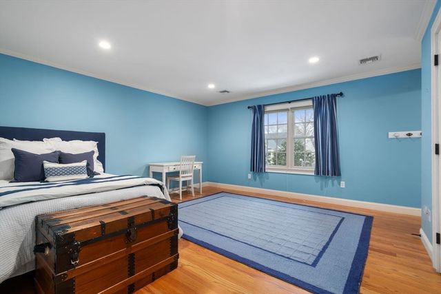 53 Chesterton Road, Wellesley, MA 02481