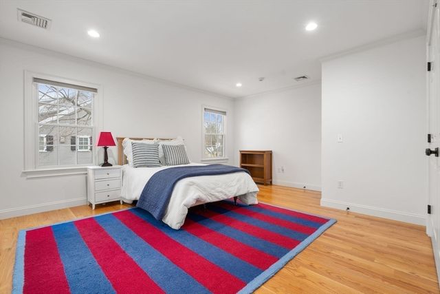 53 Chesterton Road, Wellesley, MA 02481