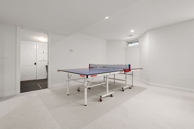 53 Chesterton Road, Wellesley, MA 02481