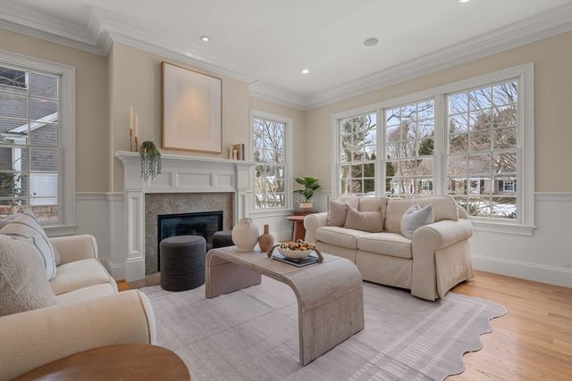 53 Chesterton Road, Wellesley, MA 02481