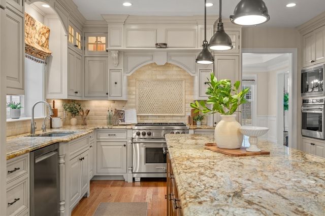 53 Chesterton Road, Wellesley, MA 02481